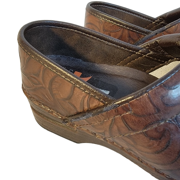 Dansko XP Floral Paisley Tooled Brown Leather Clog Closed Toe Open Heel Shoe 37 - Picture 11 of 16
